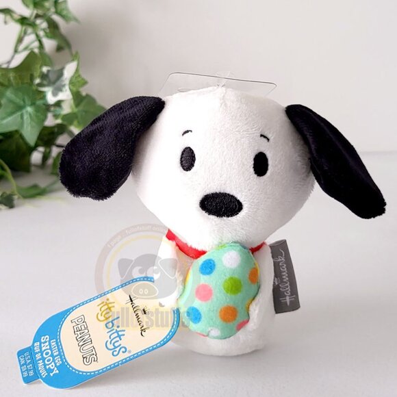 Brand NEW Hallmark itty bittys Peanuts Easter Egg Snoopy Soft Stuffed Plush Toy - Picture 1 of 2